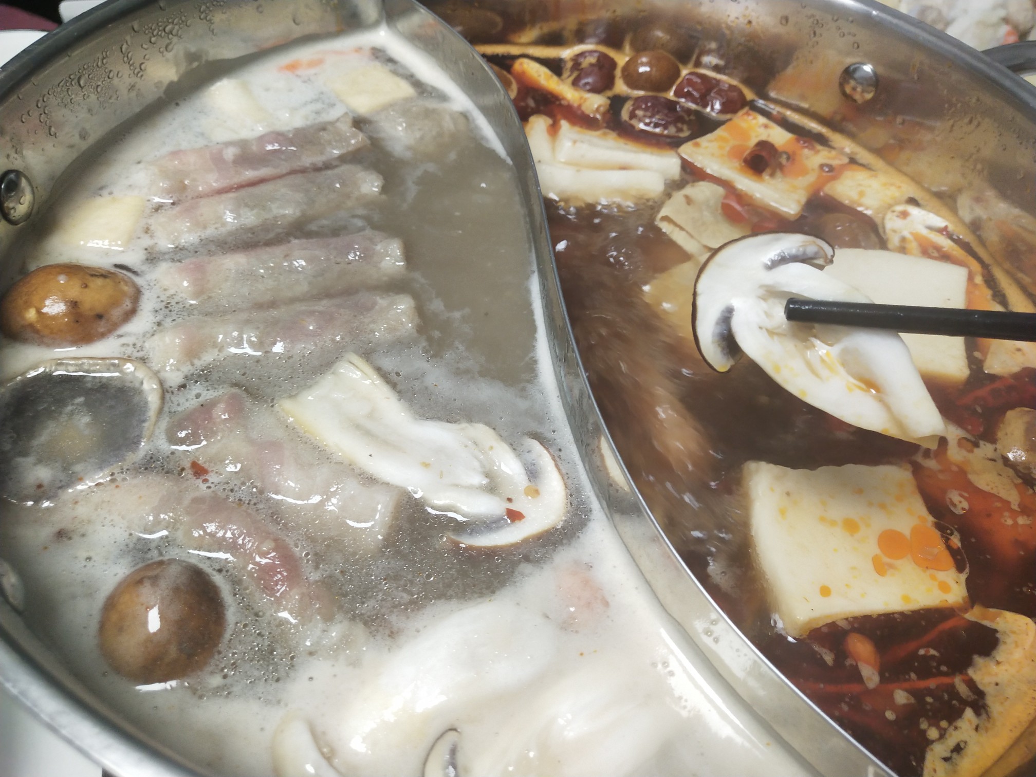 姬松茸火鍋的做法-咸鮮味煮菜譜