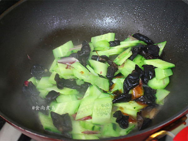 黃瓜雞蛋炒木耳的做法-家常味炒菜譜