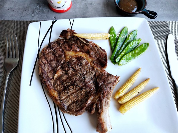 原味戰斧牛排的做法-黑椒味煎菜譜-易網健康養生網 原味戰斧牛排的做法-黑椒味煎菜譜