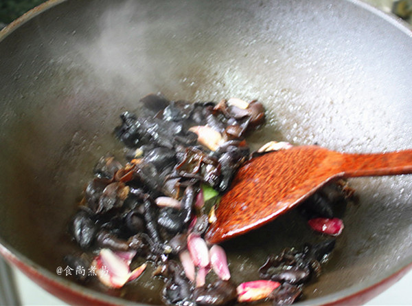 黃瓜雞蛋炒木耳的做法-家常味炒菜譜