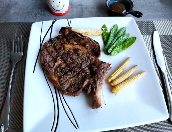 原味戰斧牛排的做法-黑椒味煎菜譜-易網健康養生網 原味戰斧牛排的做法-黑椒味煎菜譜