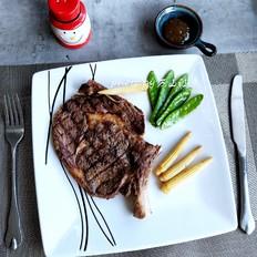 原味戰(zhàn)斧牛排的做法-黑椒味煎菜譜