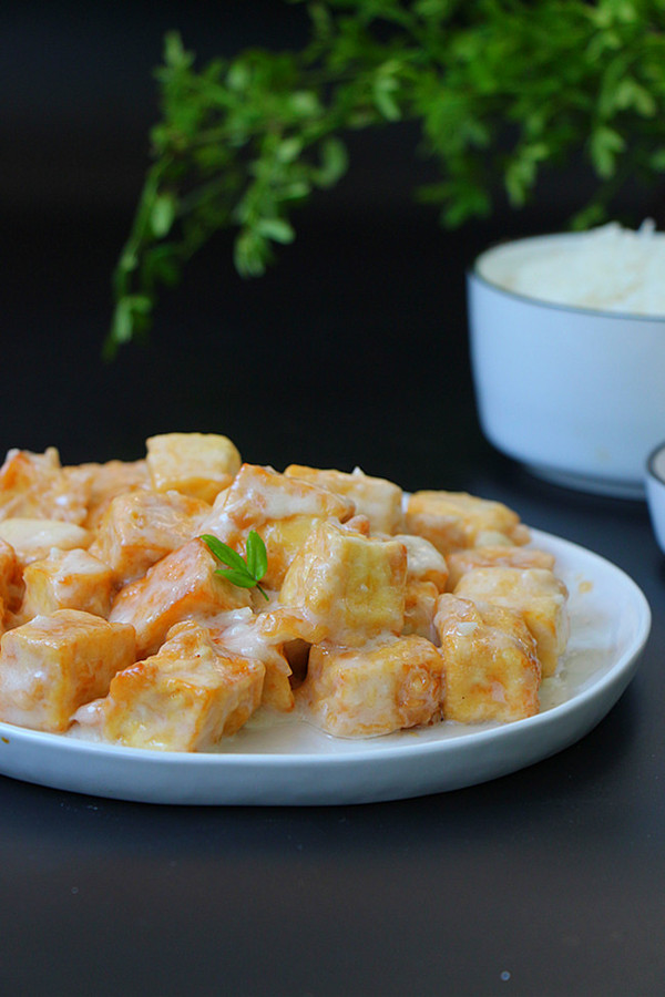 奶爆豆腐的做法-奶香味爆菜譜