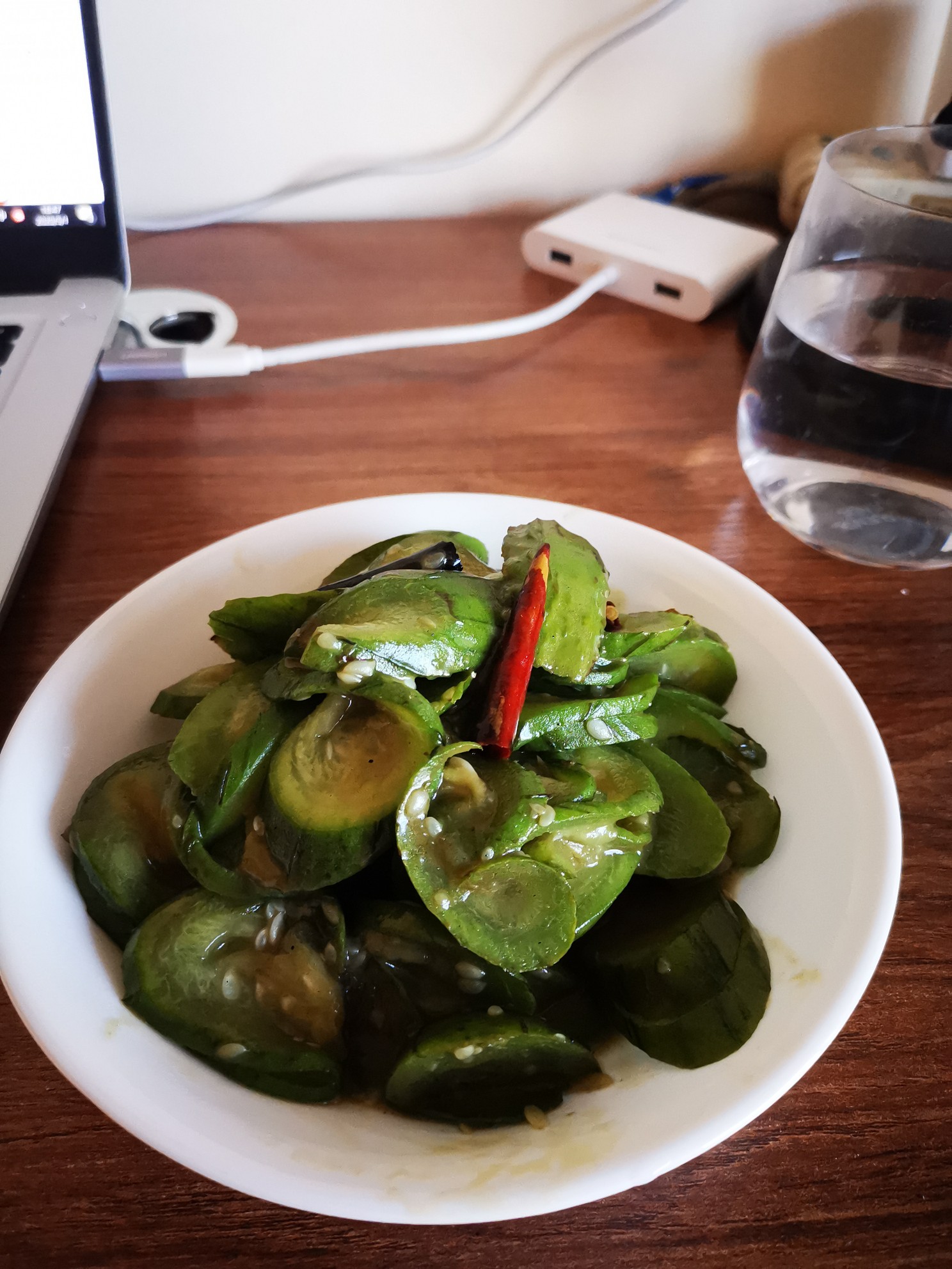 干椒炒絲瓜的做法-家常味炒菜譜