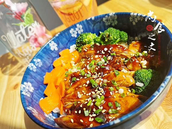 超級好吃噠照燒雞腿飯～～的做法-咸鮮味燒菜譜