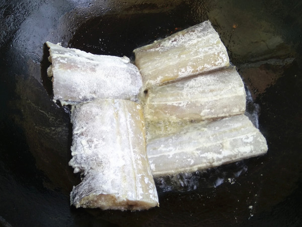 腐乳燒帶魚的做法-咸鮮味燒菜譜