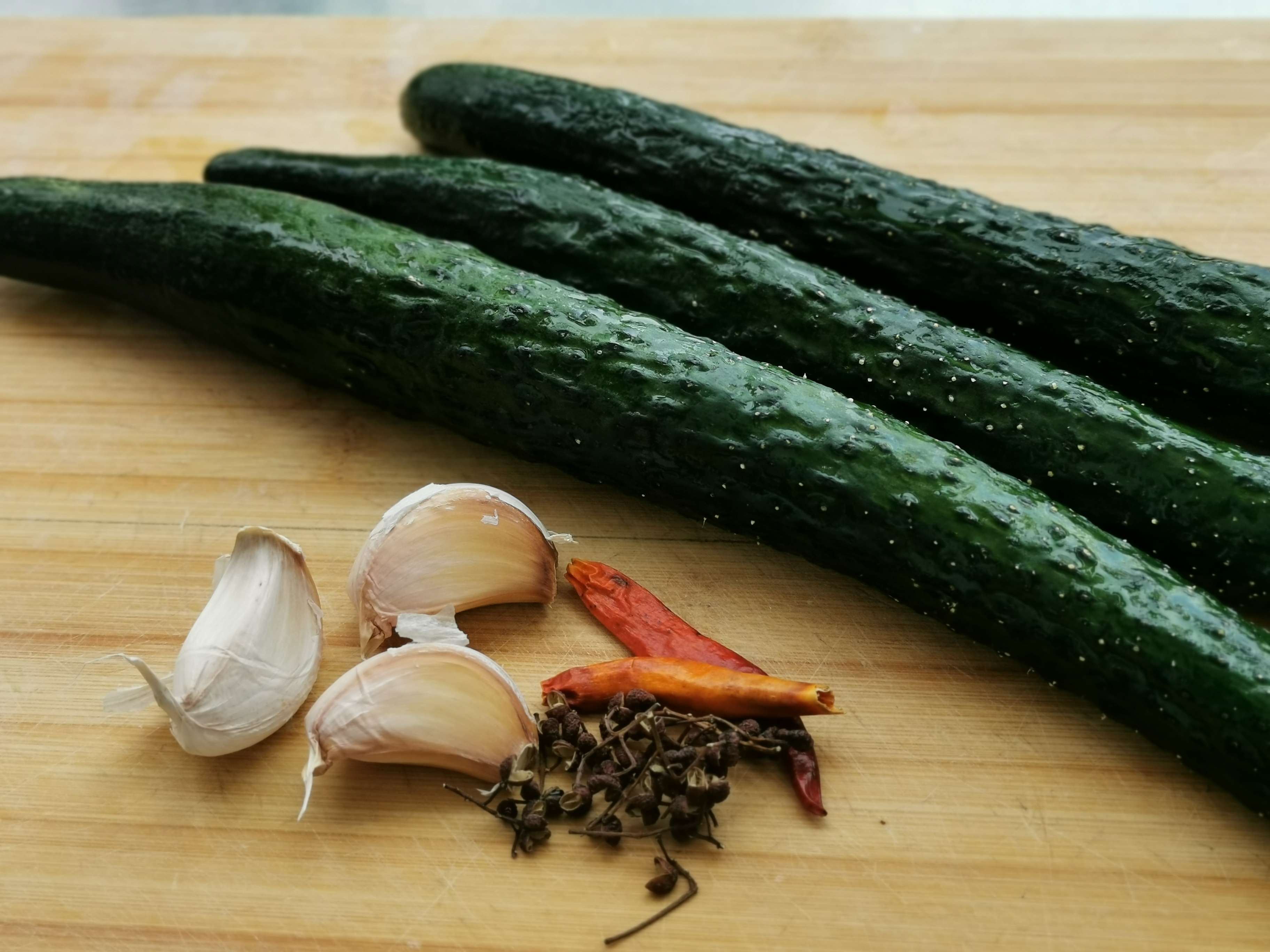 酸辣黃瓜條的做法-酸辣味腌菜譜