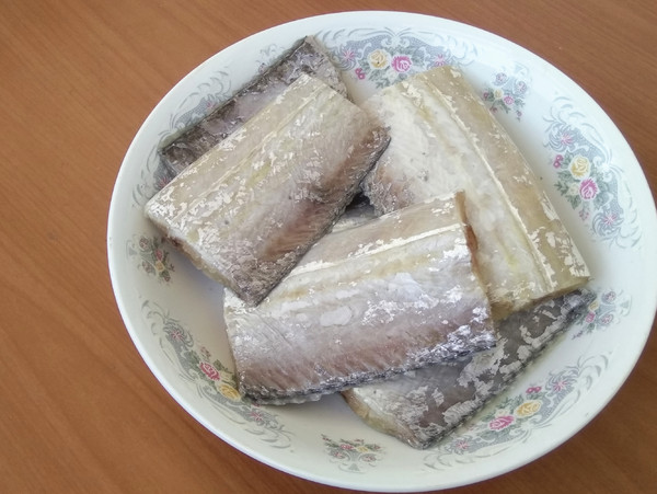 腐乳燒帶魚的做法-咸鮮味燒菜譜