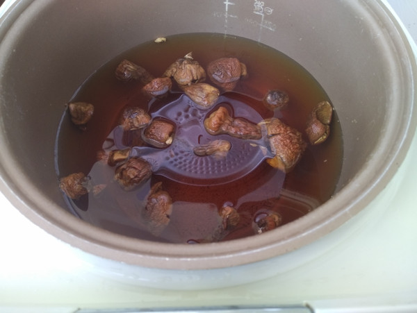 松茸煲大白菜的做法-咸鮮味煲菜譜