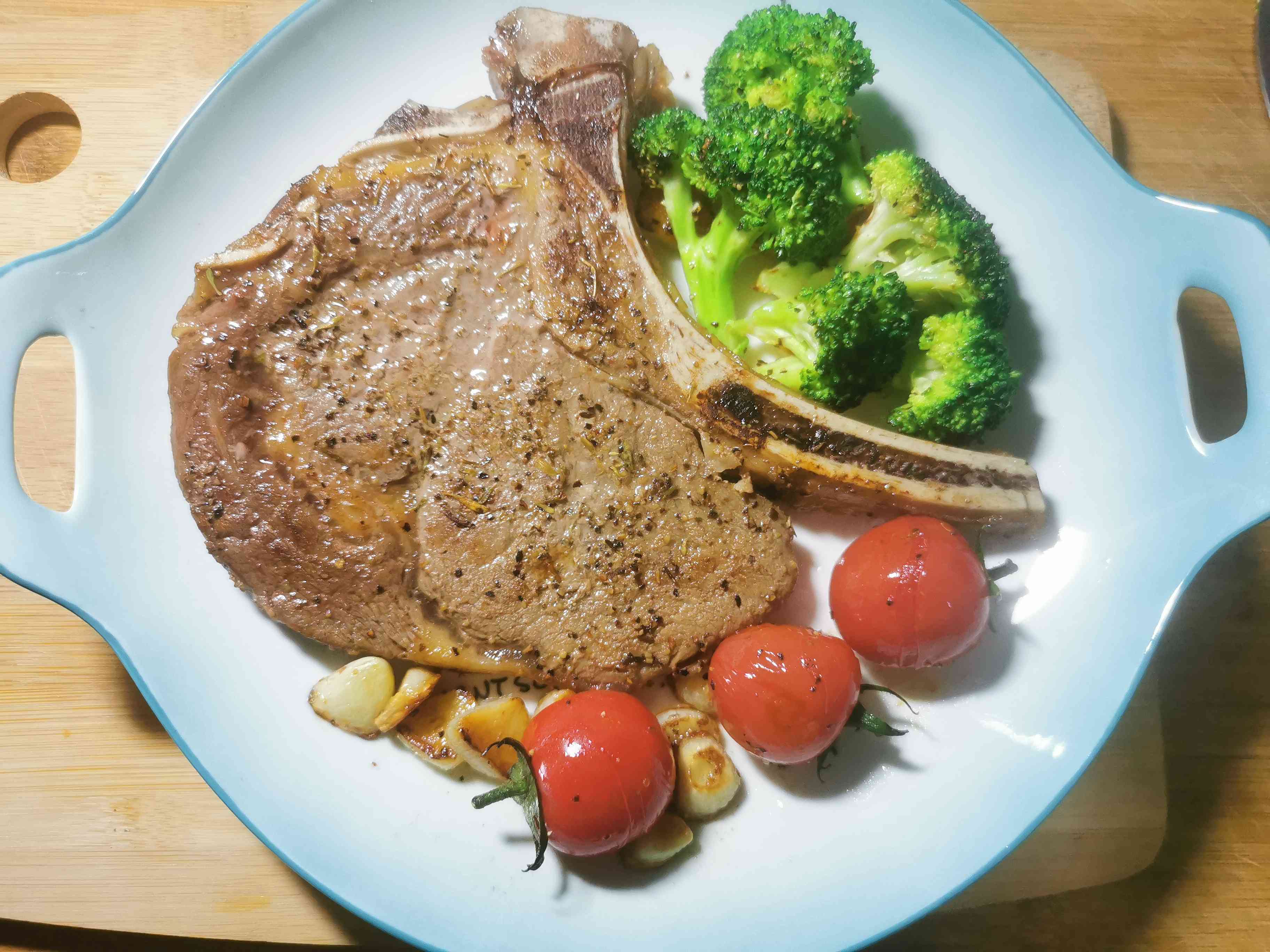 香煎戰斧牛排的做法-咸鮮味煎菜譜