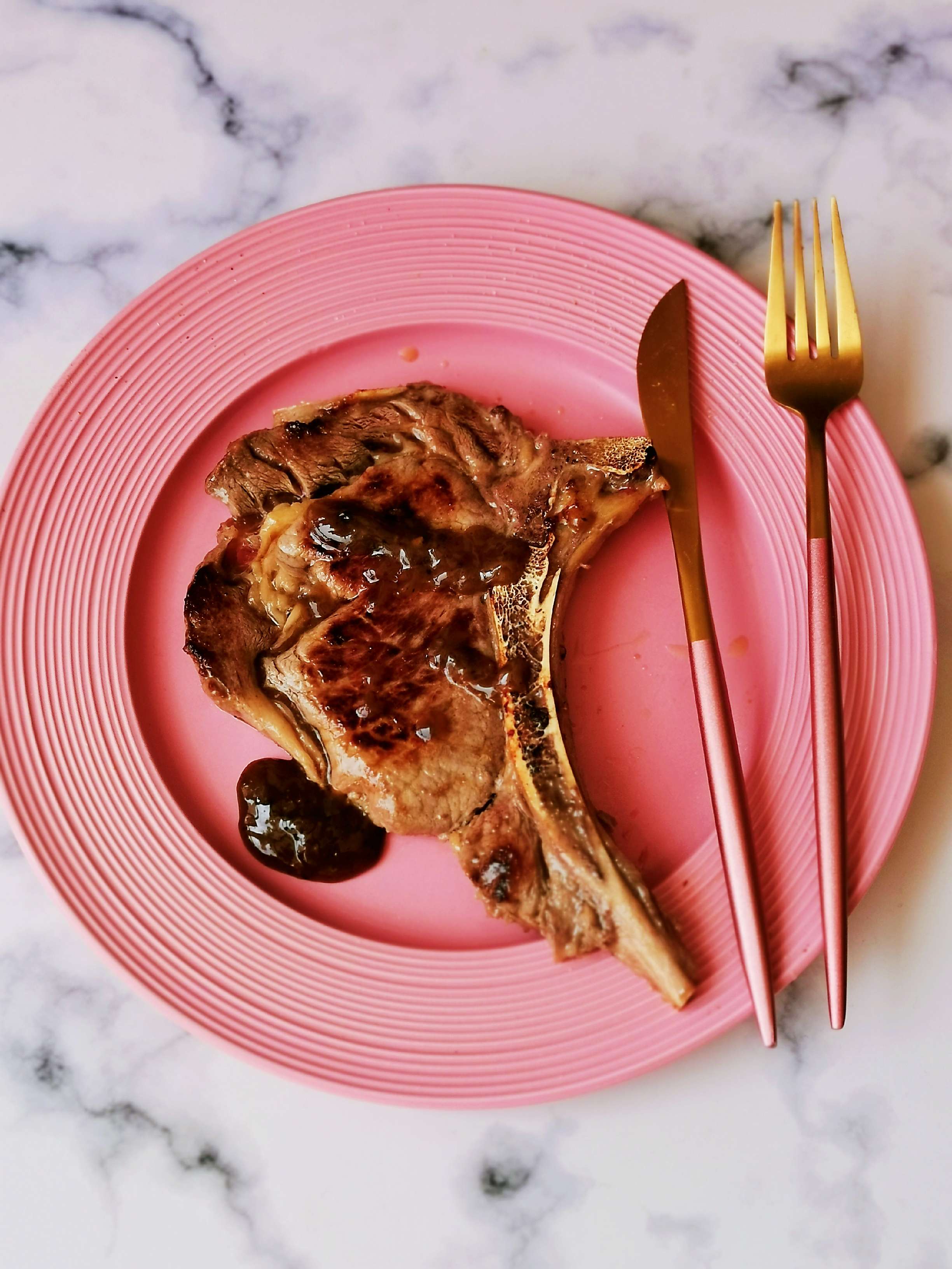 黑胡椒戰(zhàn)斧牛排的做法-黑椒味煎菜譜