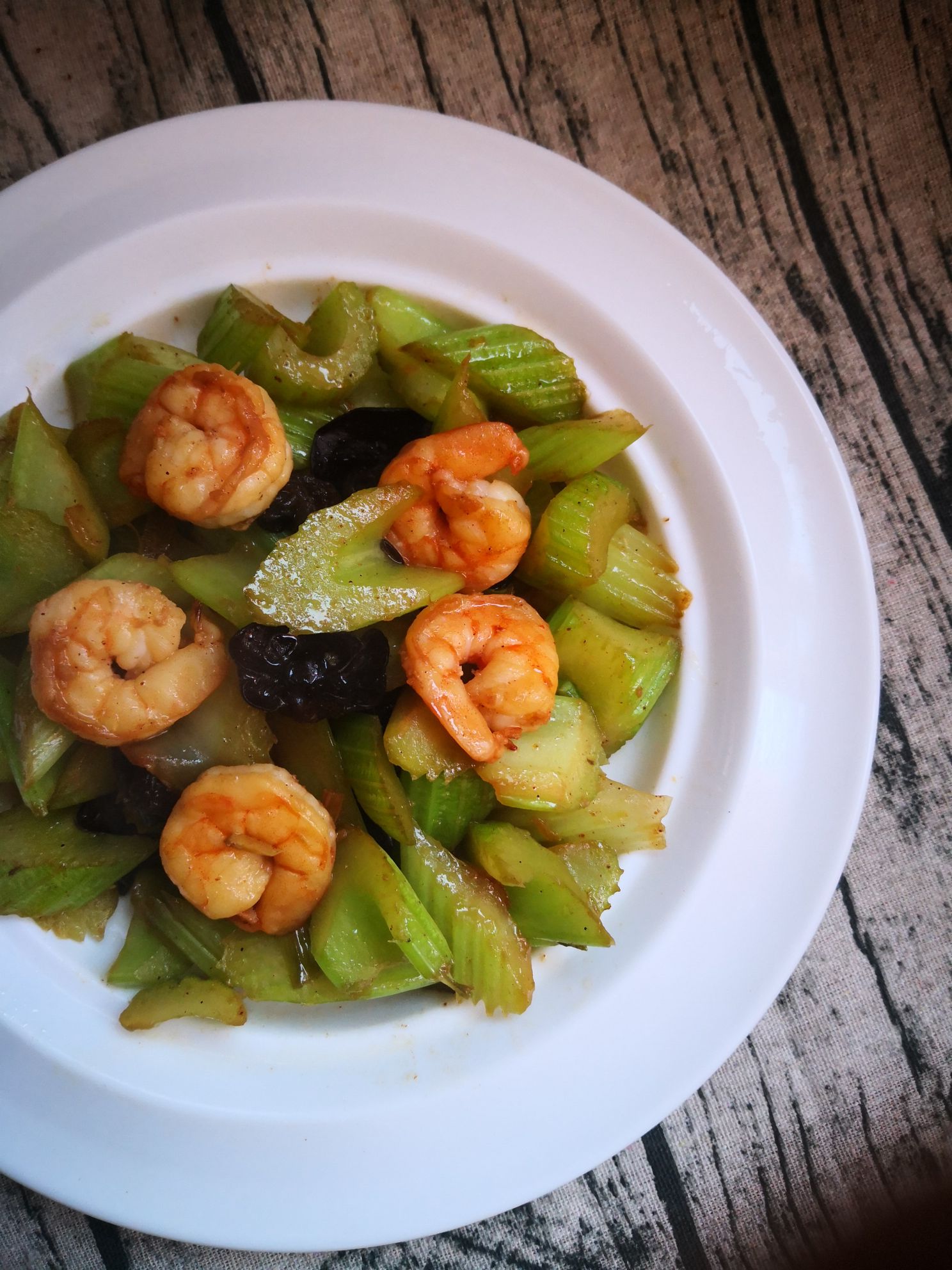 蝦仁炒西芹的做法-咸鮮味炒菜譜