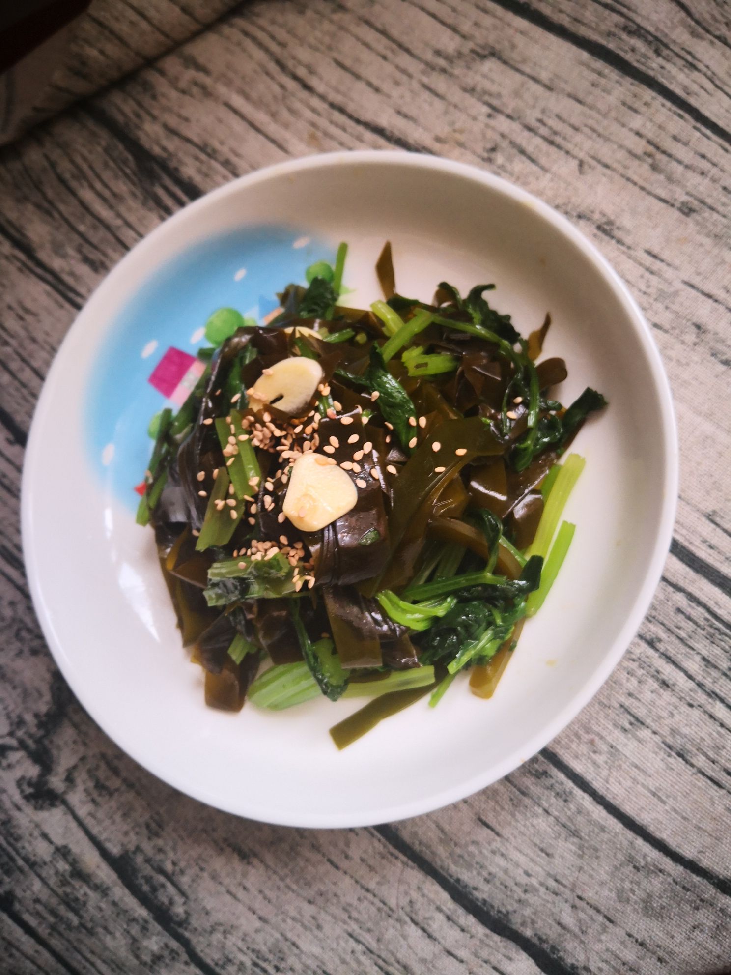 芹菜拌海帶的做法-家常味拌菜譜