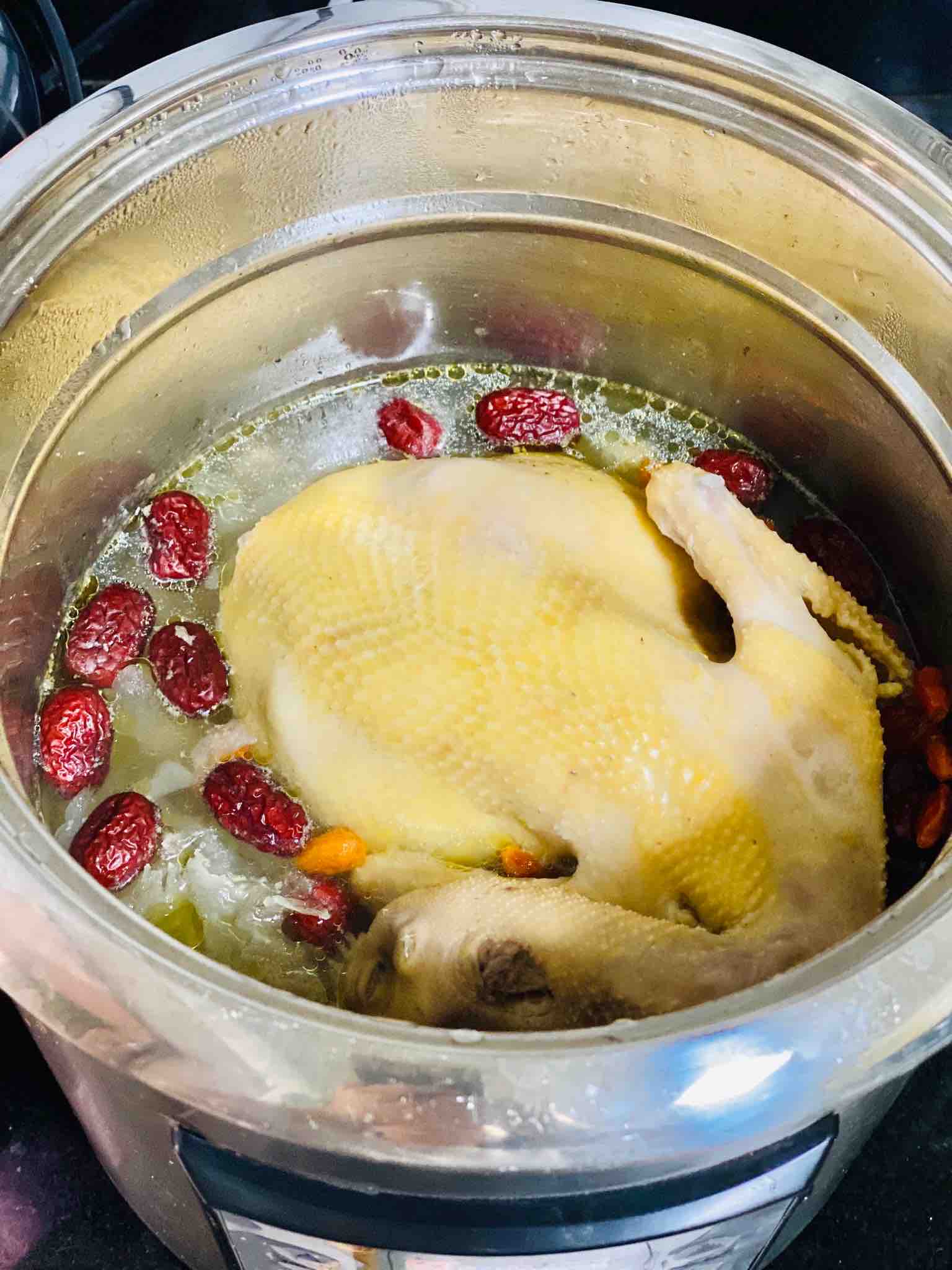 鮮嫩爽口之白切雞的做法-咸鮮味煮菜譜