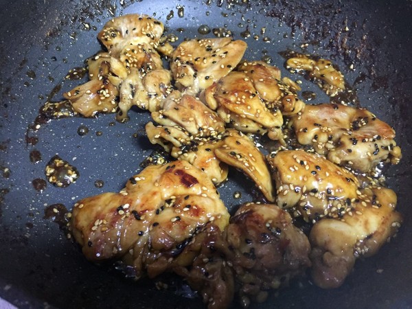 芝麻煎雞腿的做法-咸鮮味煎菜譜