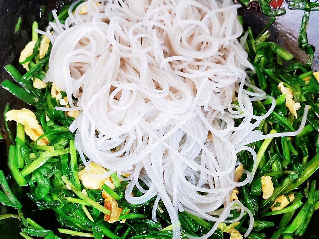 韭菜雞蛋炒粉絲的做法-家常味炒菜譜