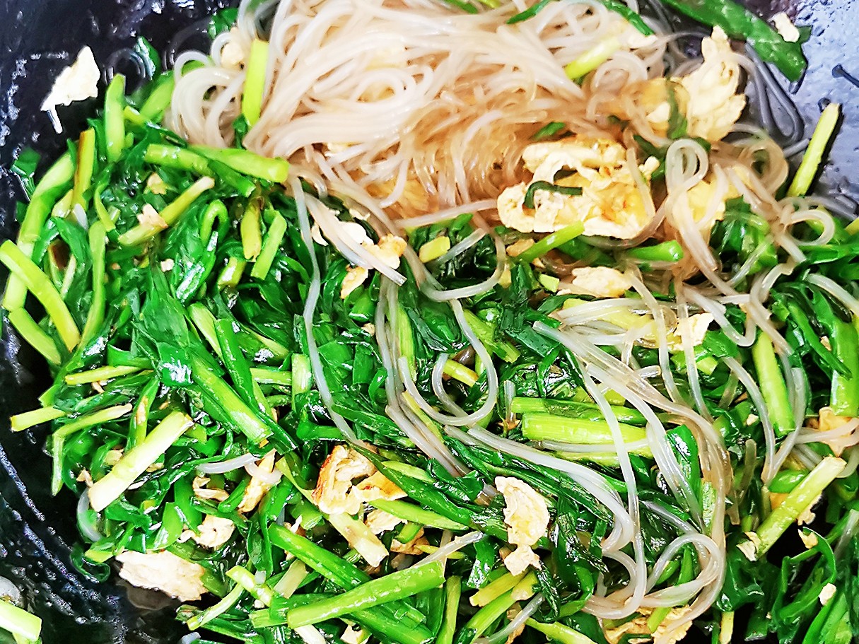 韭菜雞蛋炒粉絲的做法-家常味炒菜譜