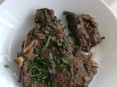 戰斧牛排（烤箱版）的做法-黑椒味烤菜譜