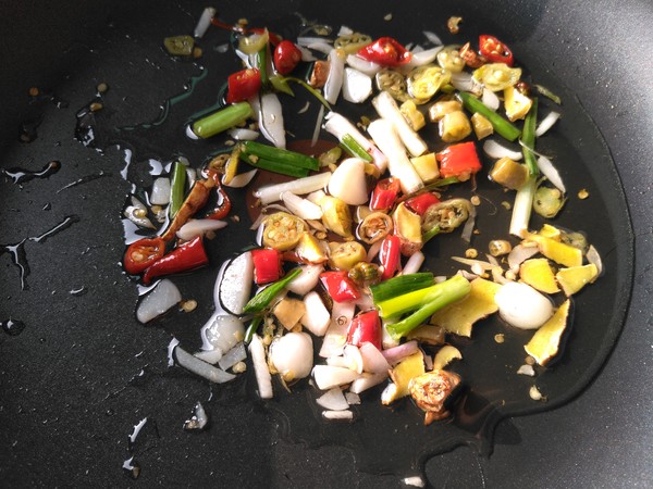 微波爐鳊魚的做法-咸鮮味微波菜譜