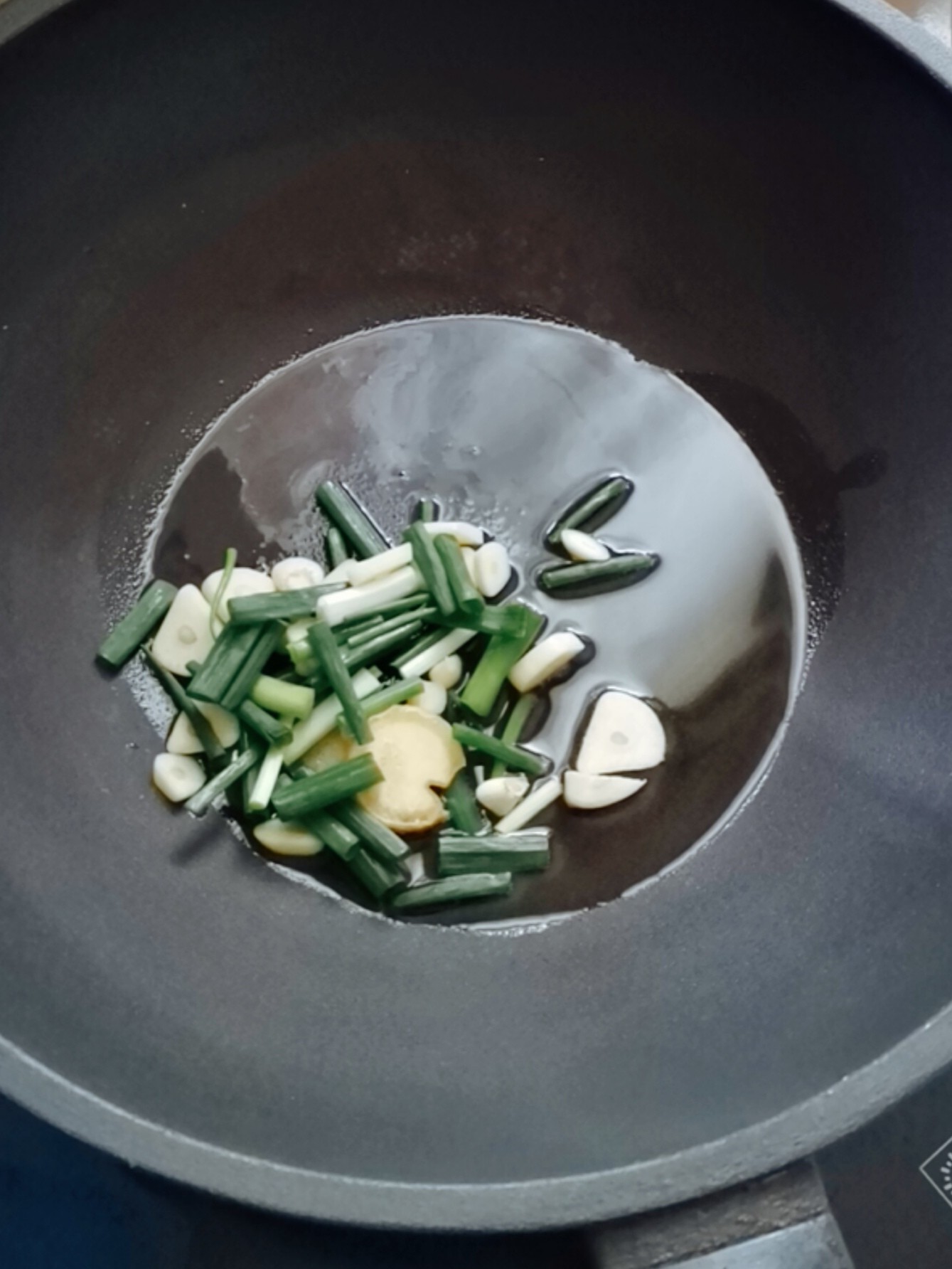 鮮蝦蛤蜊炒雞的做法-咸鮮味炒菜譜-易網健康養生網 鮮蝦蛤蜊炒雞的做法-咸鮮味炒菜譜