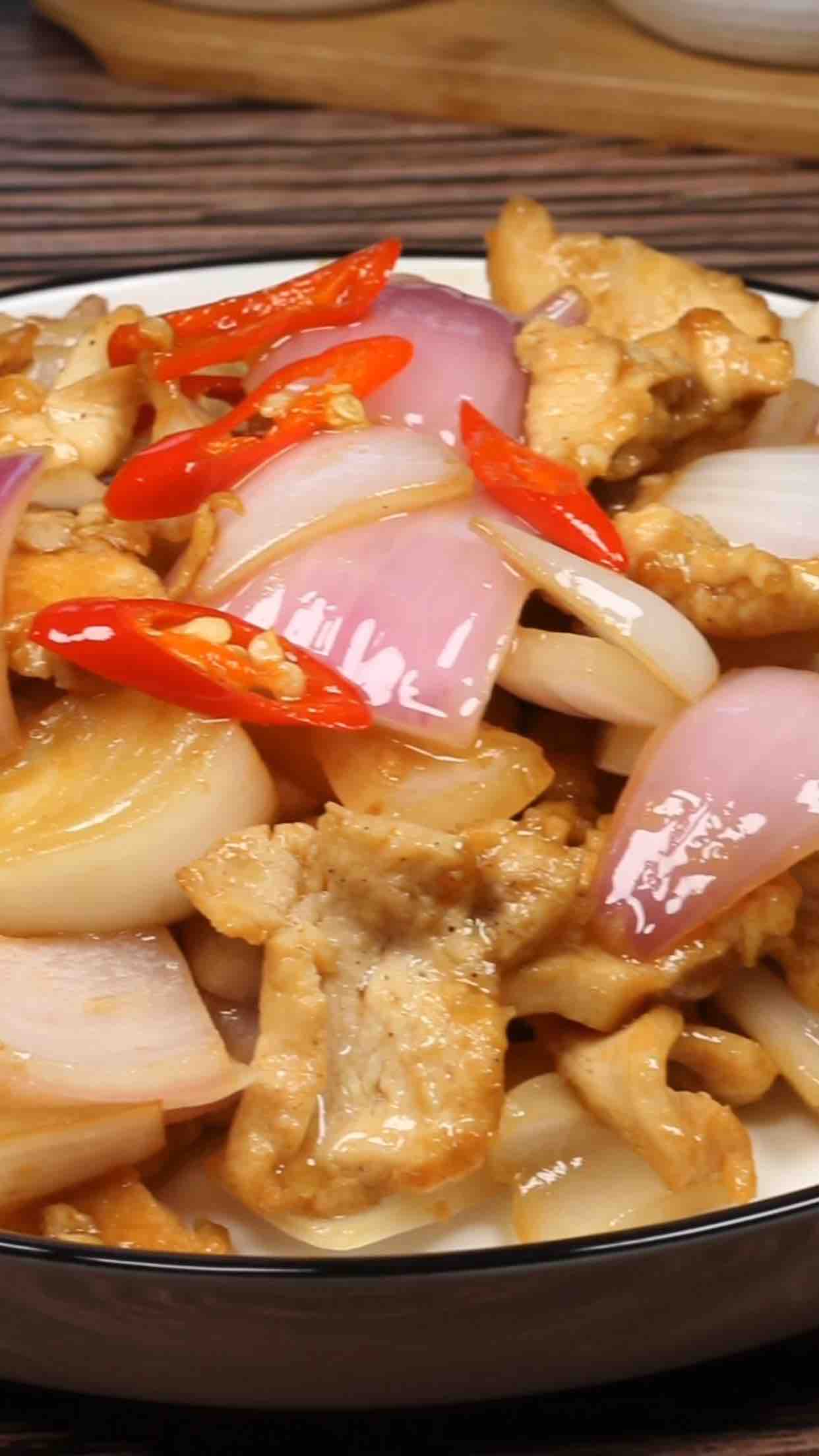 雞脯炒洋蔥的做法-家常味炒菜譜