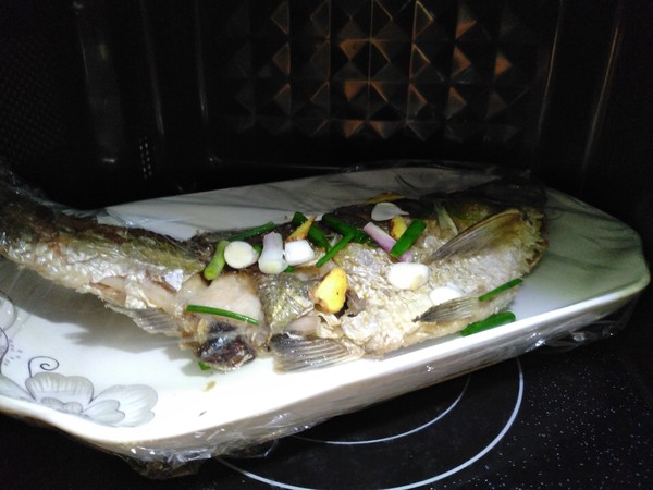 微波爐鳊魚的做法-咸鮮味微波菜譜