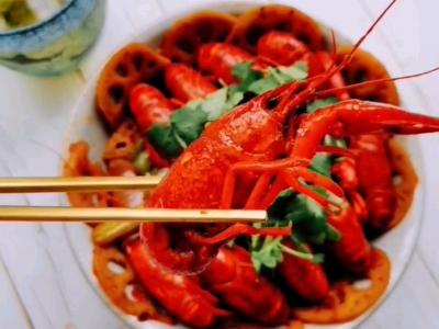 干鍋小龍蝦的做法-香辣味炒菜譜