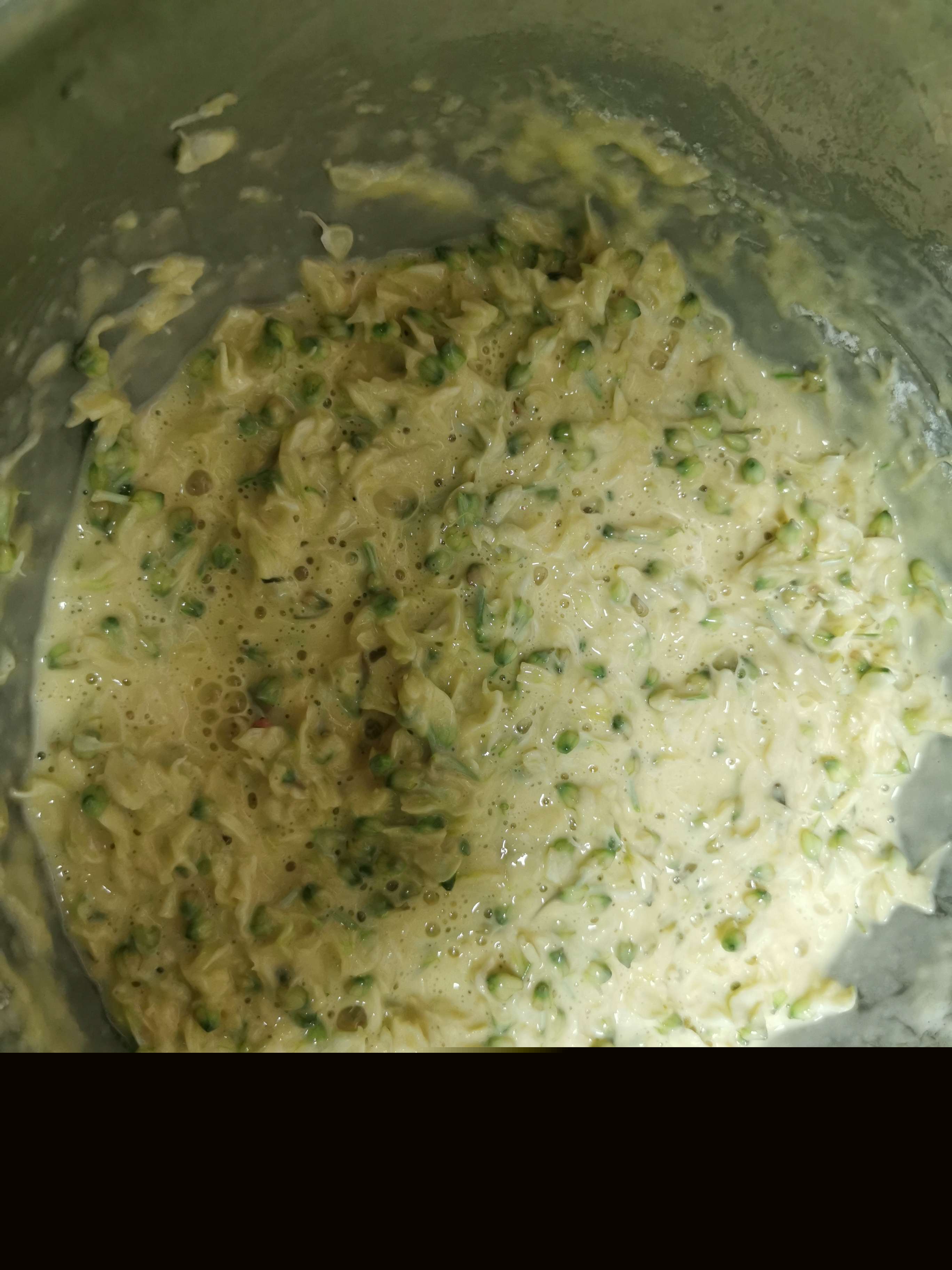 槐花系列之槐花雞蛋餅的做法-咸鮮味煎菜譜