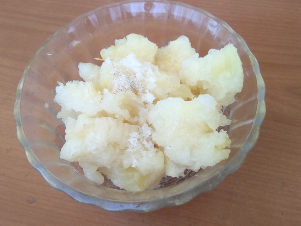 魚鰾炒西芹的做法-咸鮮味炒菜譜