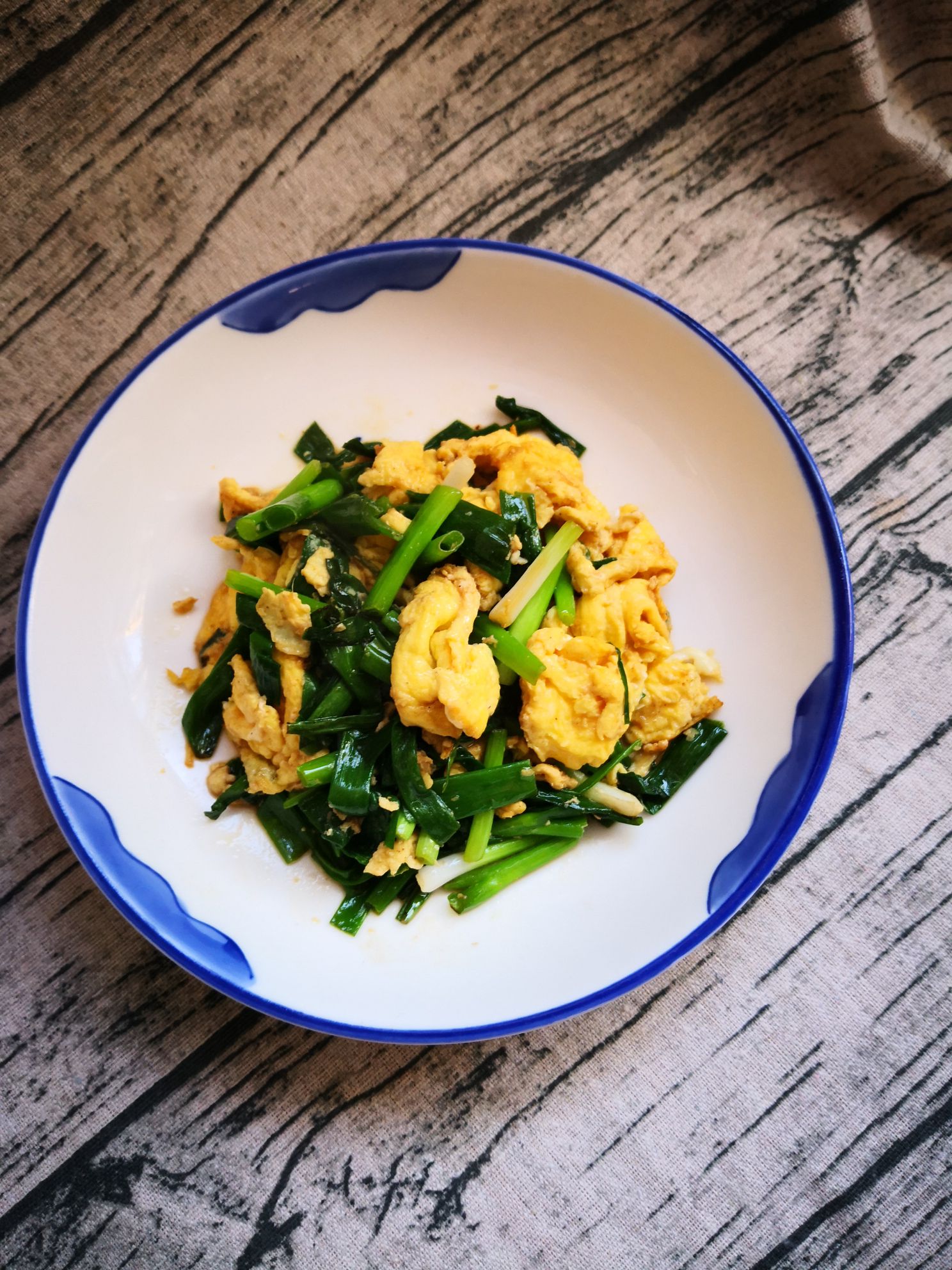 小蔥炒雞蛋的做法-家常味炒菜譜