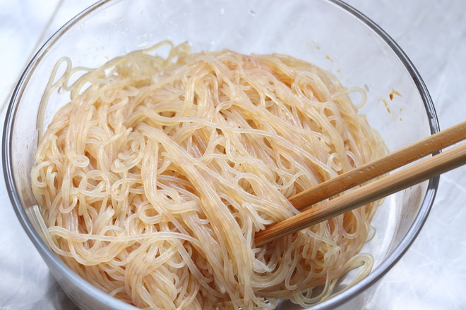 粉絲肉末包菜的做法-家常味炒菜譜