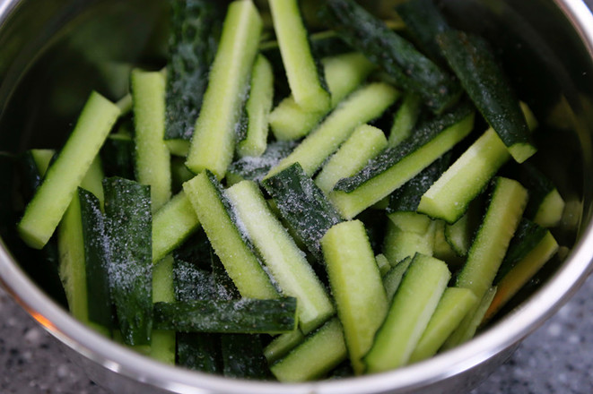 醬黃瓜----夏日開胃必備的做法-酸辣味拌菜譜