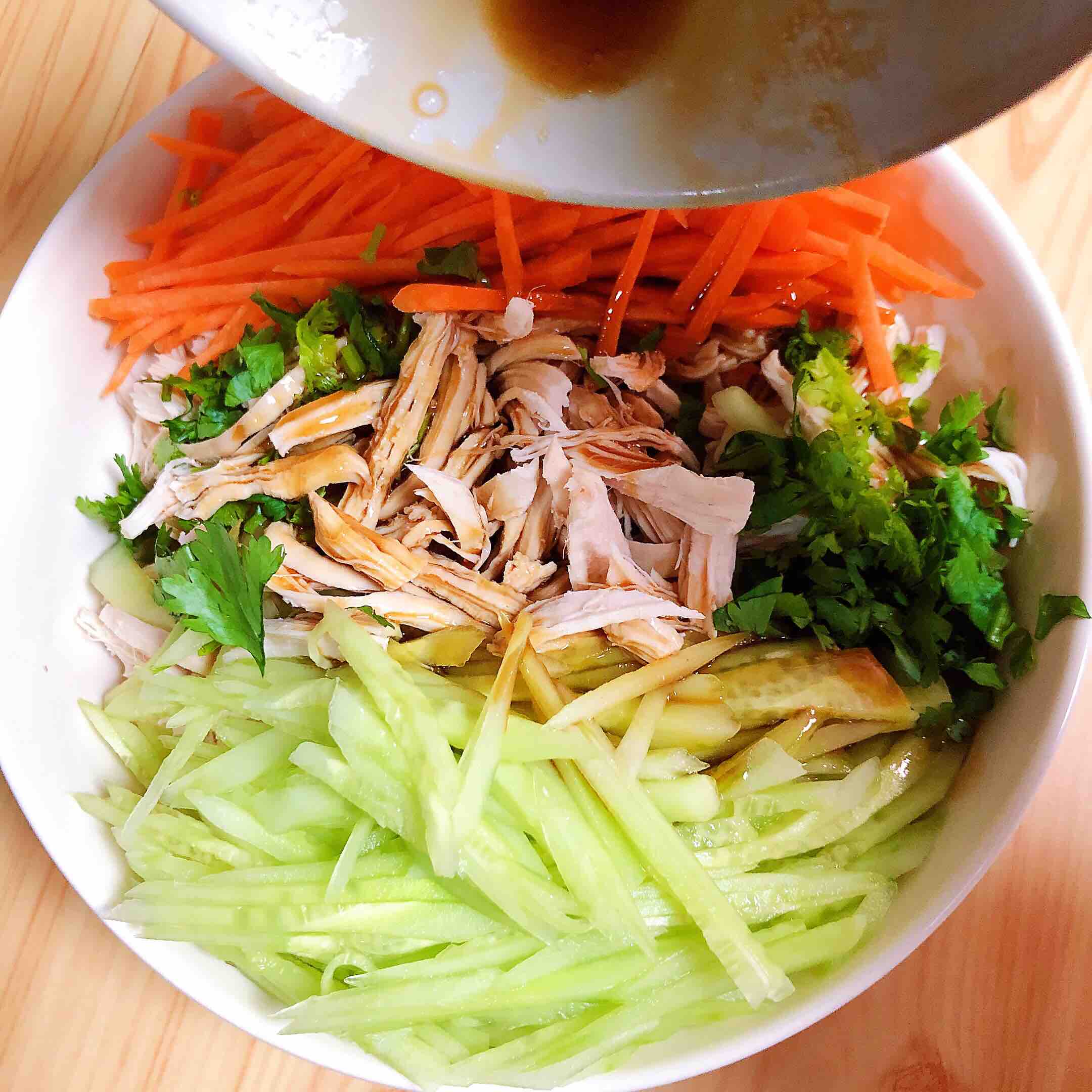 涼拌手撕雞胸肉的做法-酸甜味拌菜譜