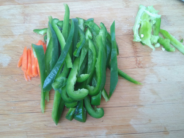 魷魚炒辣椒的做法-咸鮮味炒菜譜