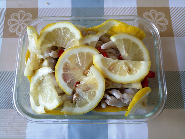 檸檬鳳爪的做法-酸辣味泡菜譜-易網健康養生網 檸檬鳳爪的做法-酸辣味泡菜譜