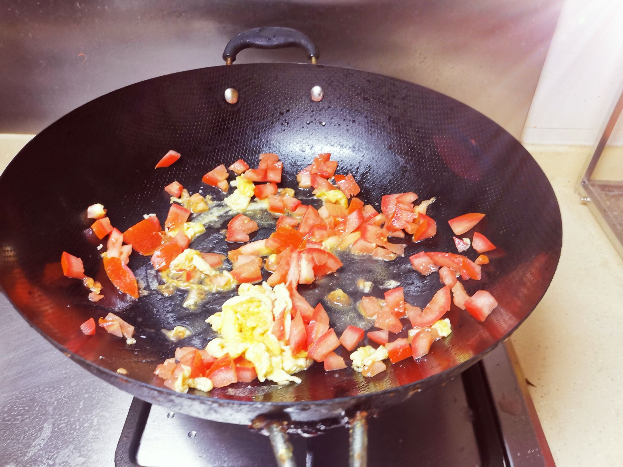 番茄炒雞蛋的做法-家常味炒菜譜