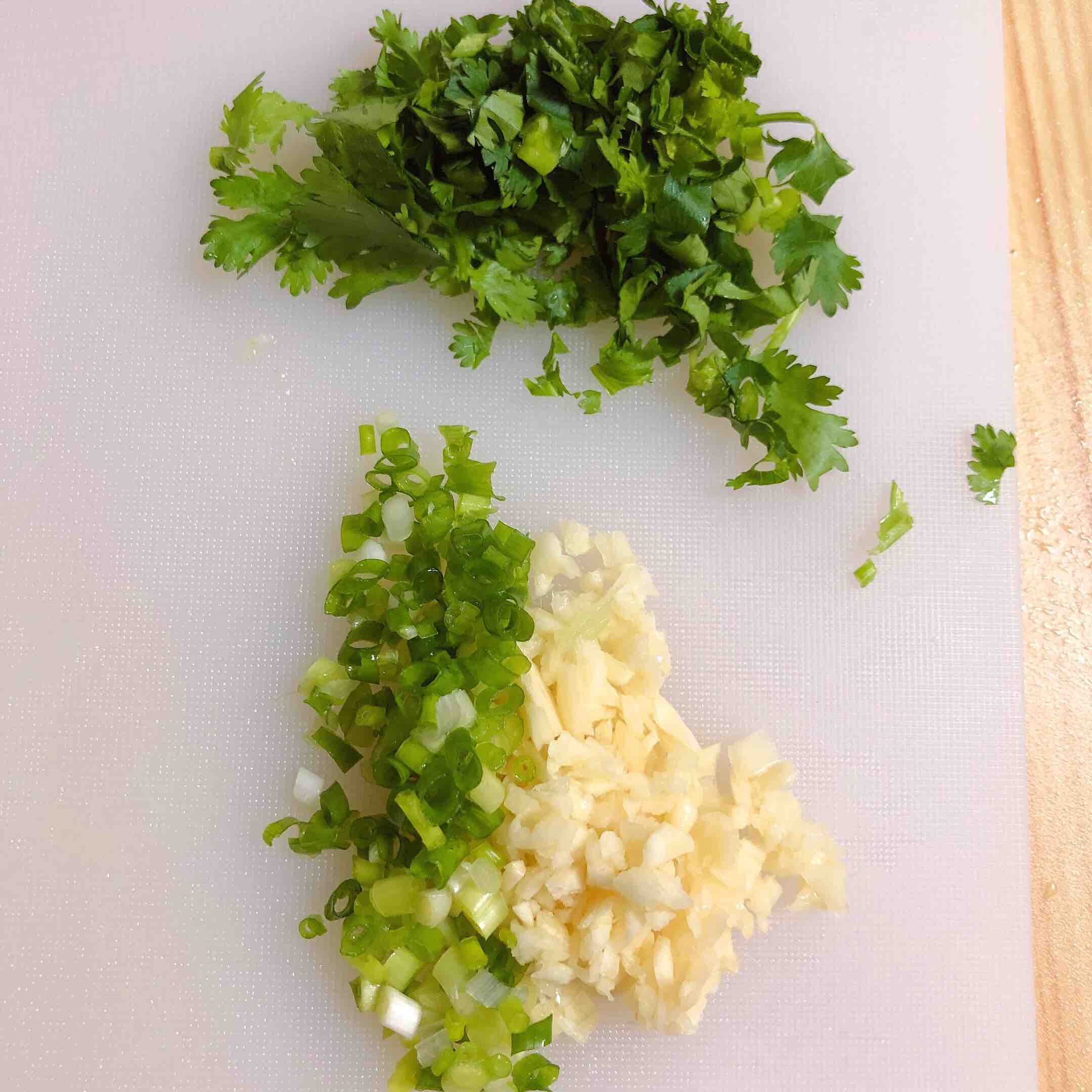 涼拌手撕雞胸肉的做法-酸甜味拌菜譜