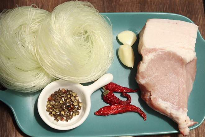 粉絲肉末包菜的做法-家常味炒菜譜