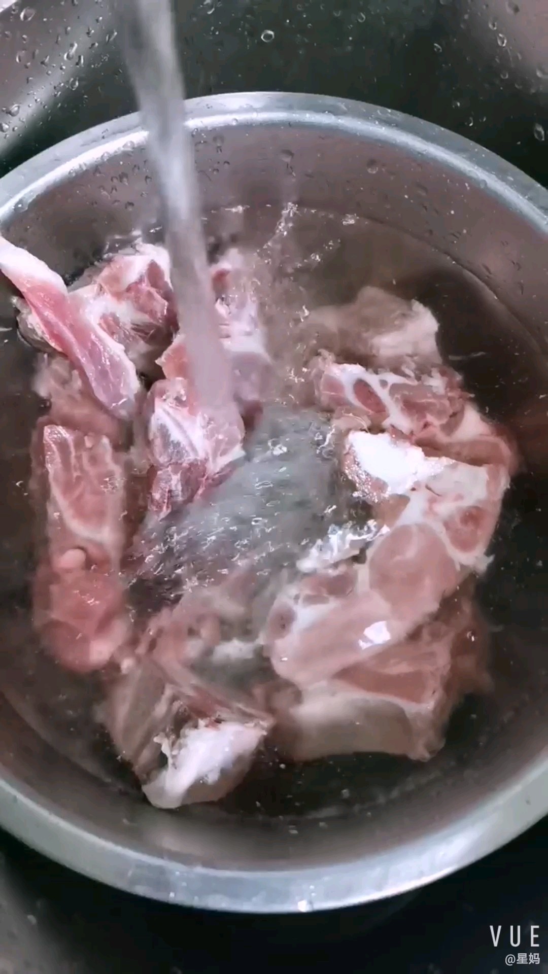 紅燒牛仔骨的做法-家常味煮菜譜