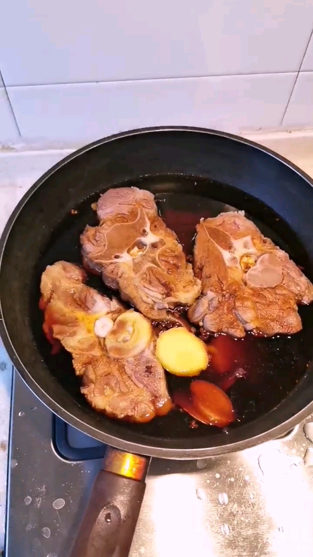 紅燒牛仔骨的做法-家常味煮菜譜