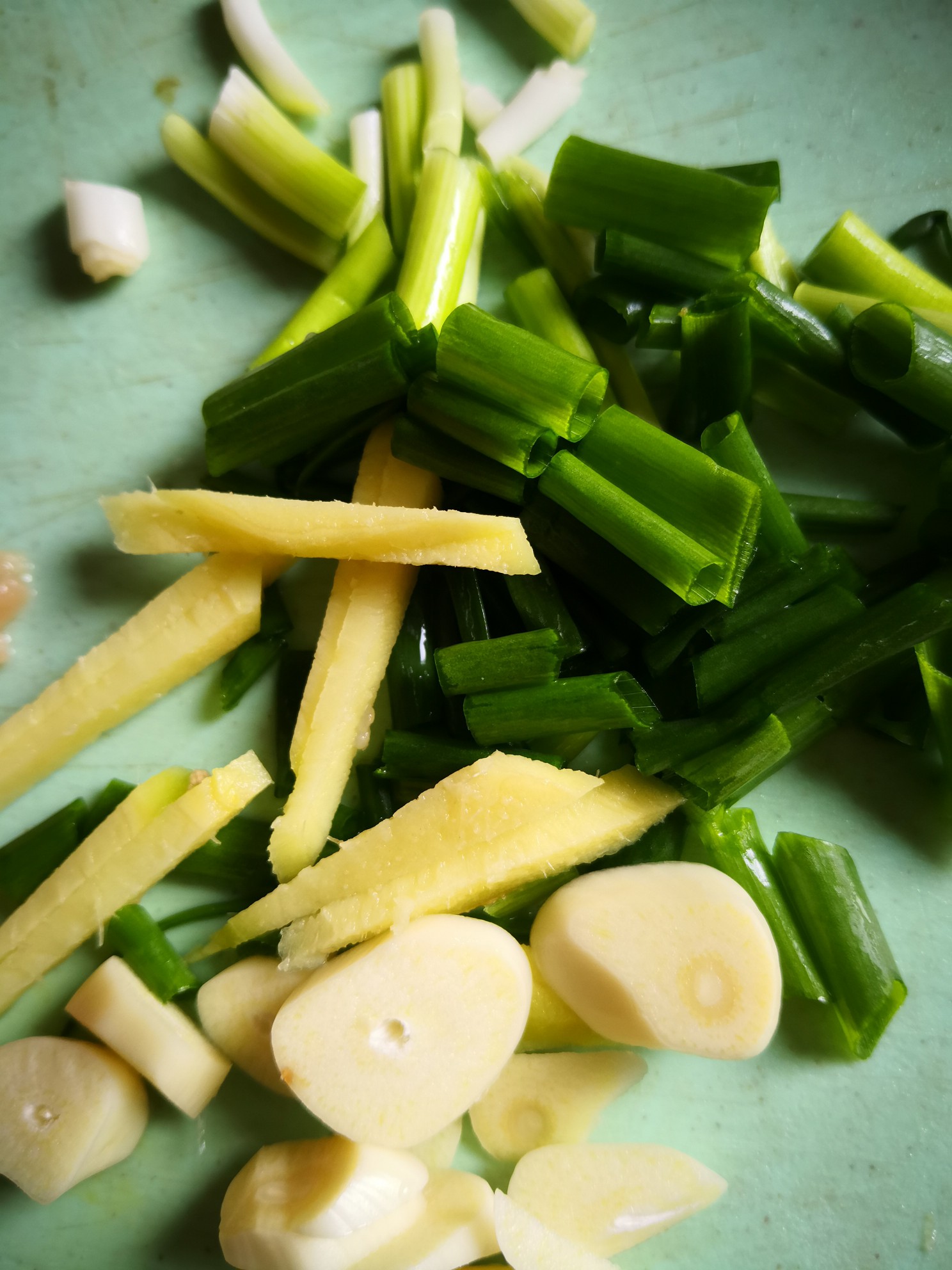 雞丁炒青筍豌豆的做法-家常味炒菜譜