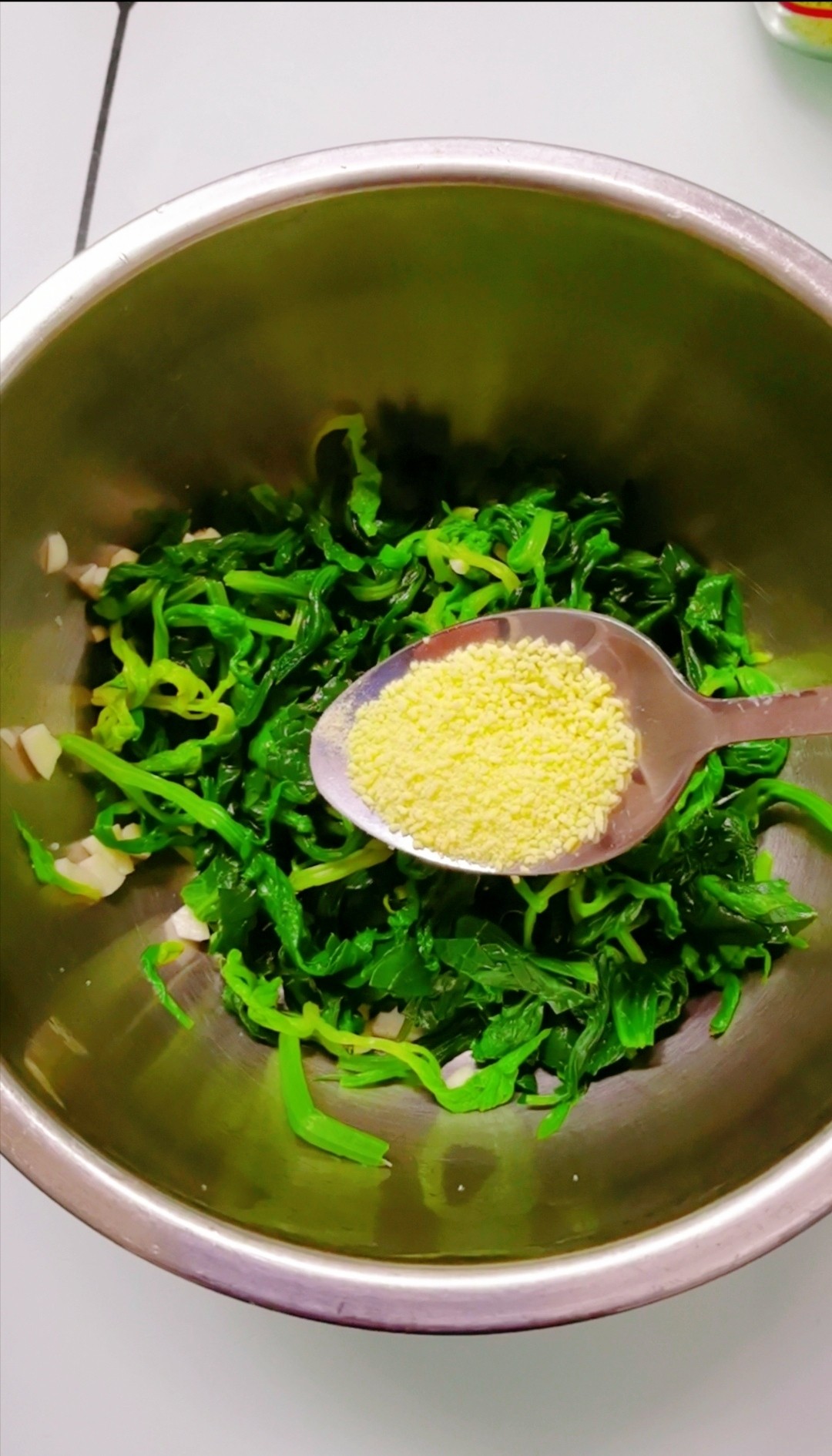 涼拌芹菜葉的做法-咸鮮味拌菜譜-易網健康養生網 涼拌芹菜葉的做法-咸鮮味拌菜譜