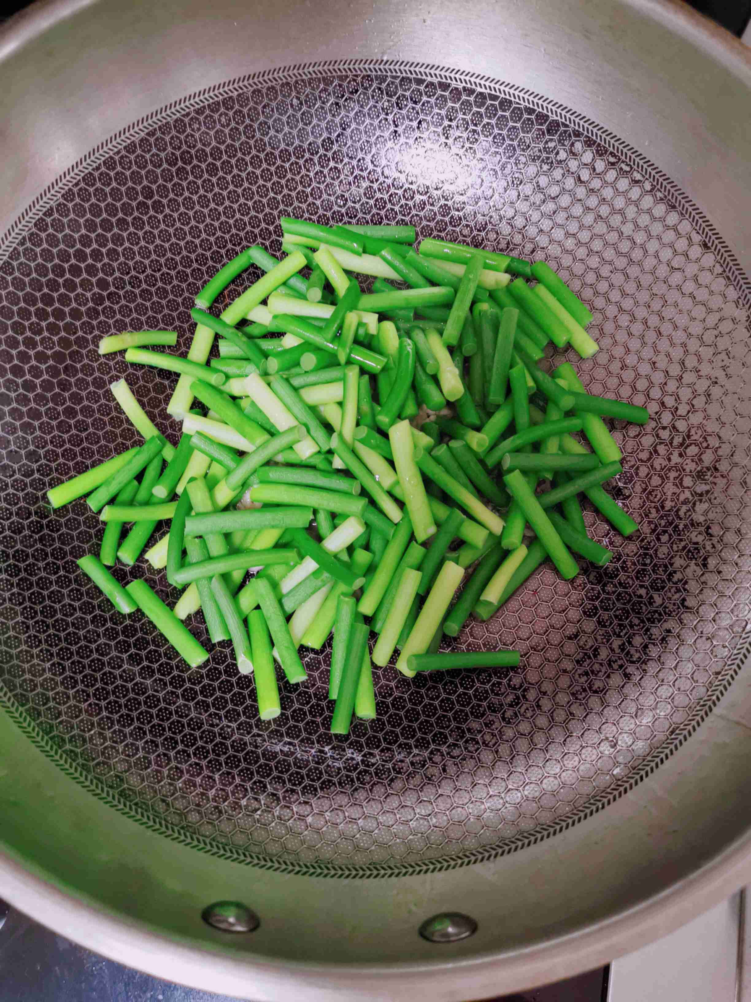 蒜苔炒香腸的做法-家常味炒菜譜