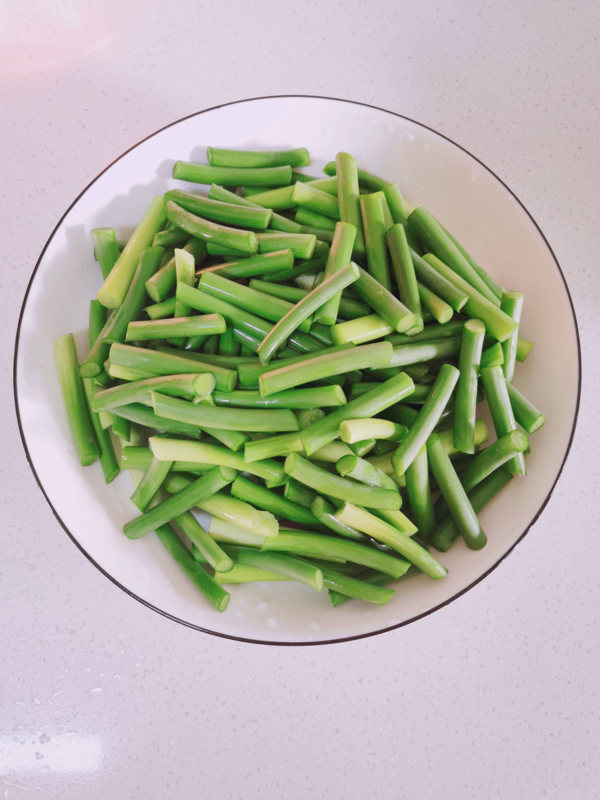 蒜苔炒香腸的做法-家常味炒菜譜