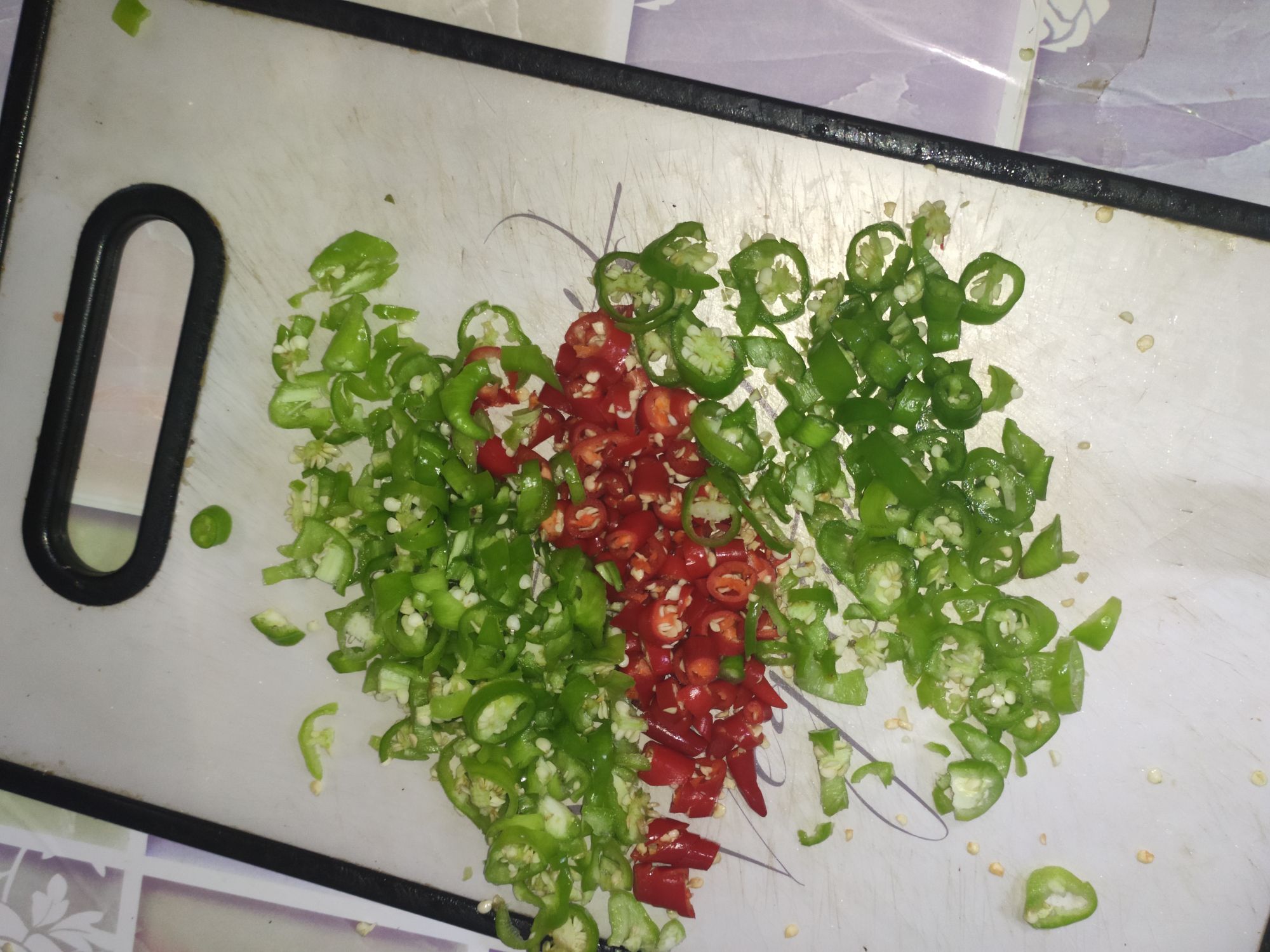 酸辣雷魚(yú)的做法-酸辣味燉菜譜