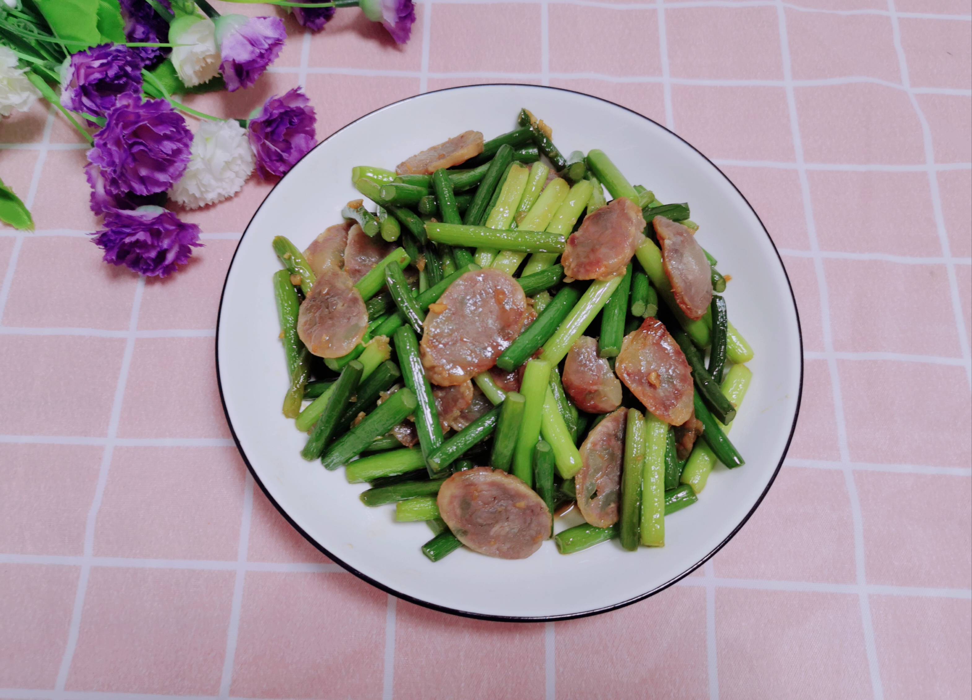 蒜苔炒香腸的做法-家常味炒菜譜