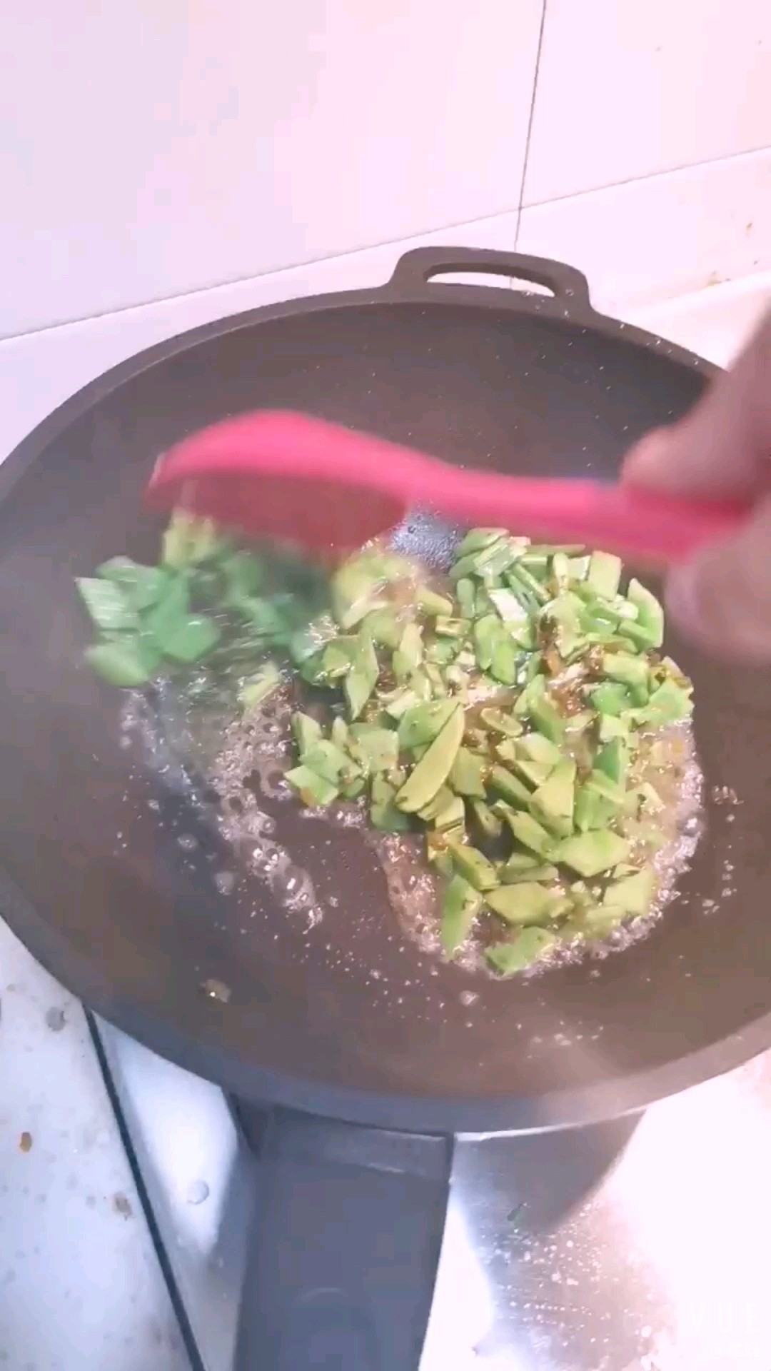 咸菜炒豆角的做法-家常味炒菜譜