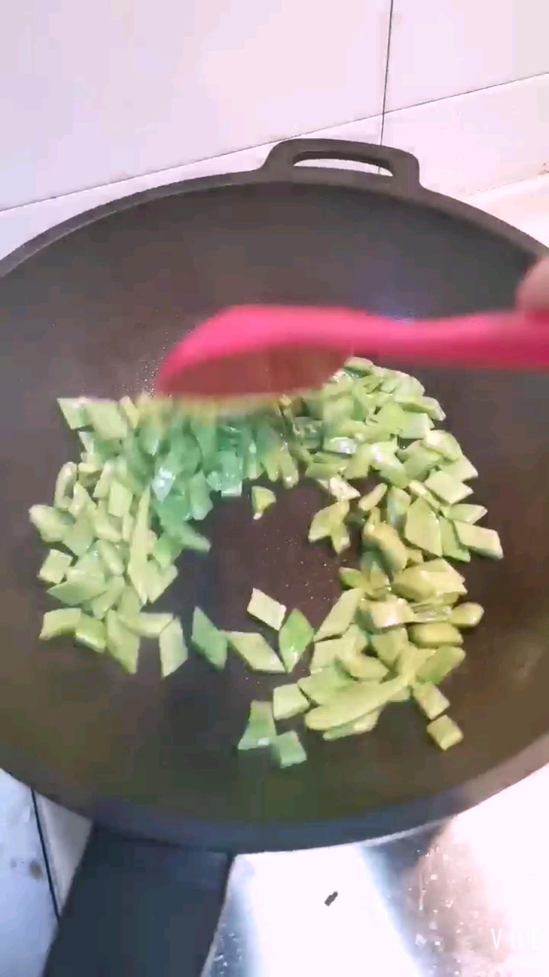 咸菜炒豆角的做法-家常味炒菜譜