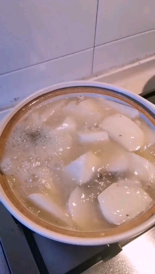 蘿卜燉牛骨的做法-家常味燉菜譜