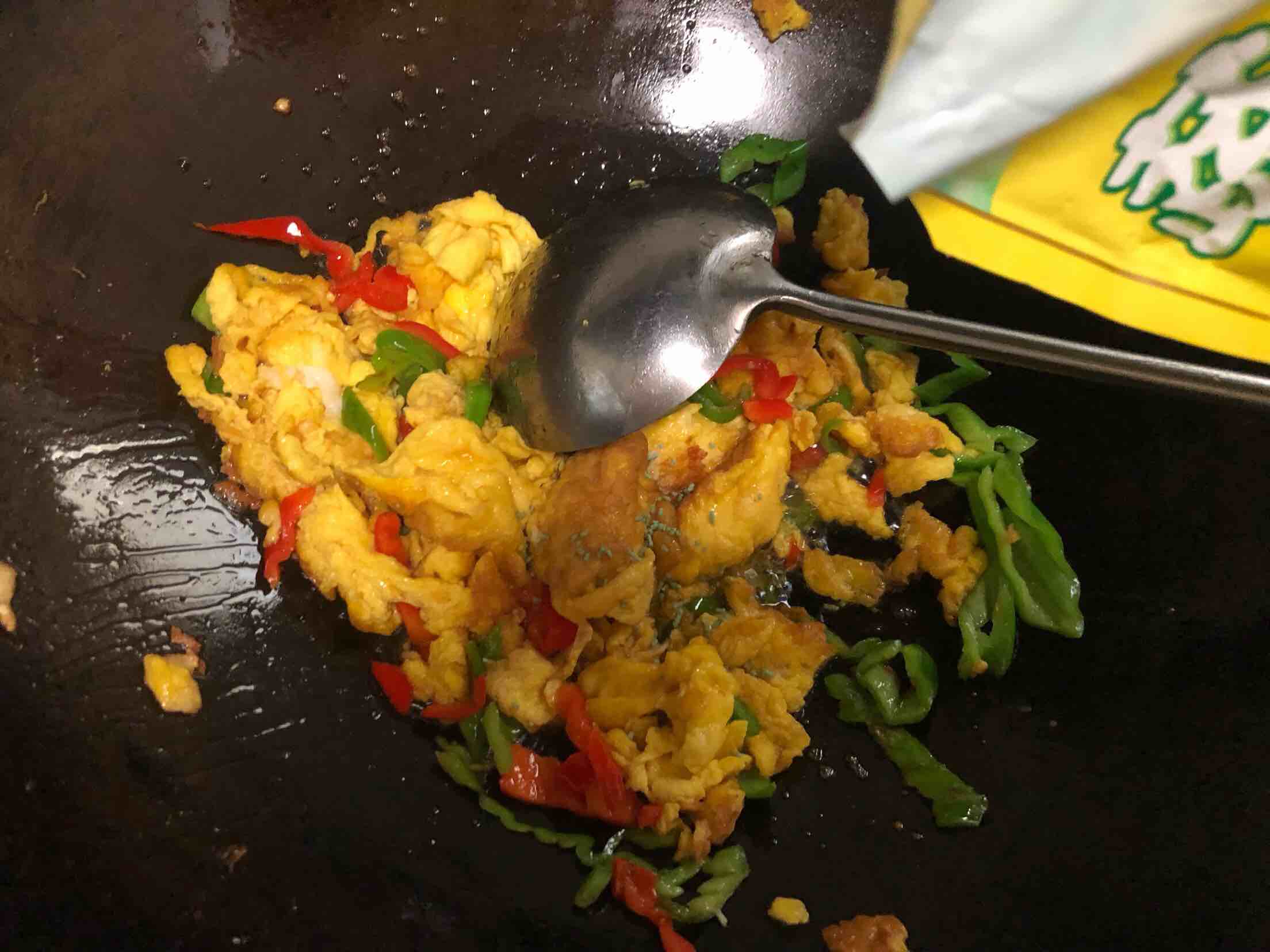 雙椒鵝蛋的做法-家常味炒菜譜